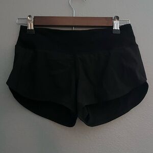 black lululemon speed up low rise lined 2.5” running shorts 2 regular